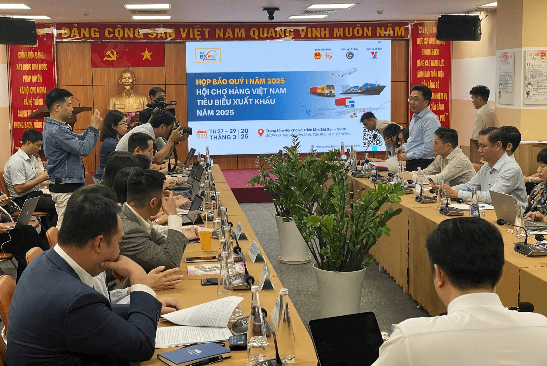 Hơn 900 doanh nghiệp quy tụ tại Hội chợ Hàng Việt Nam Tiêu Biểu Xuất Khẩu 2025